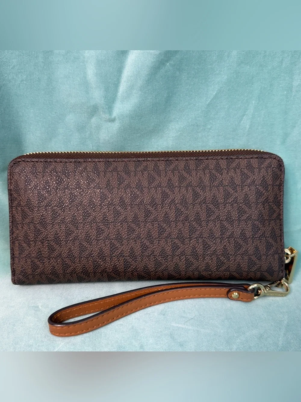 Michael Kors Jet Set Travel Large Logo Continental Wristlet